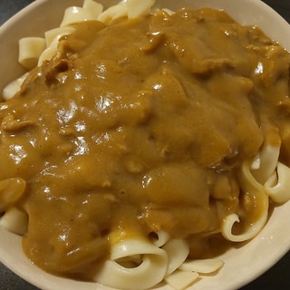 キャンプにカレーきしめん